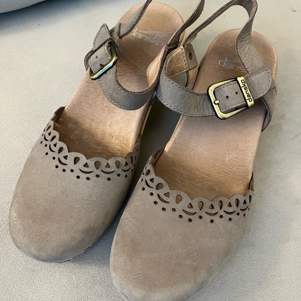 ✨EUC✨ DANSKO Marta Mary Jane Clogs 38